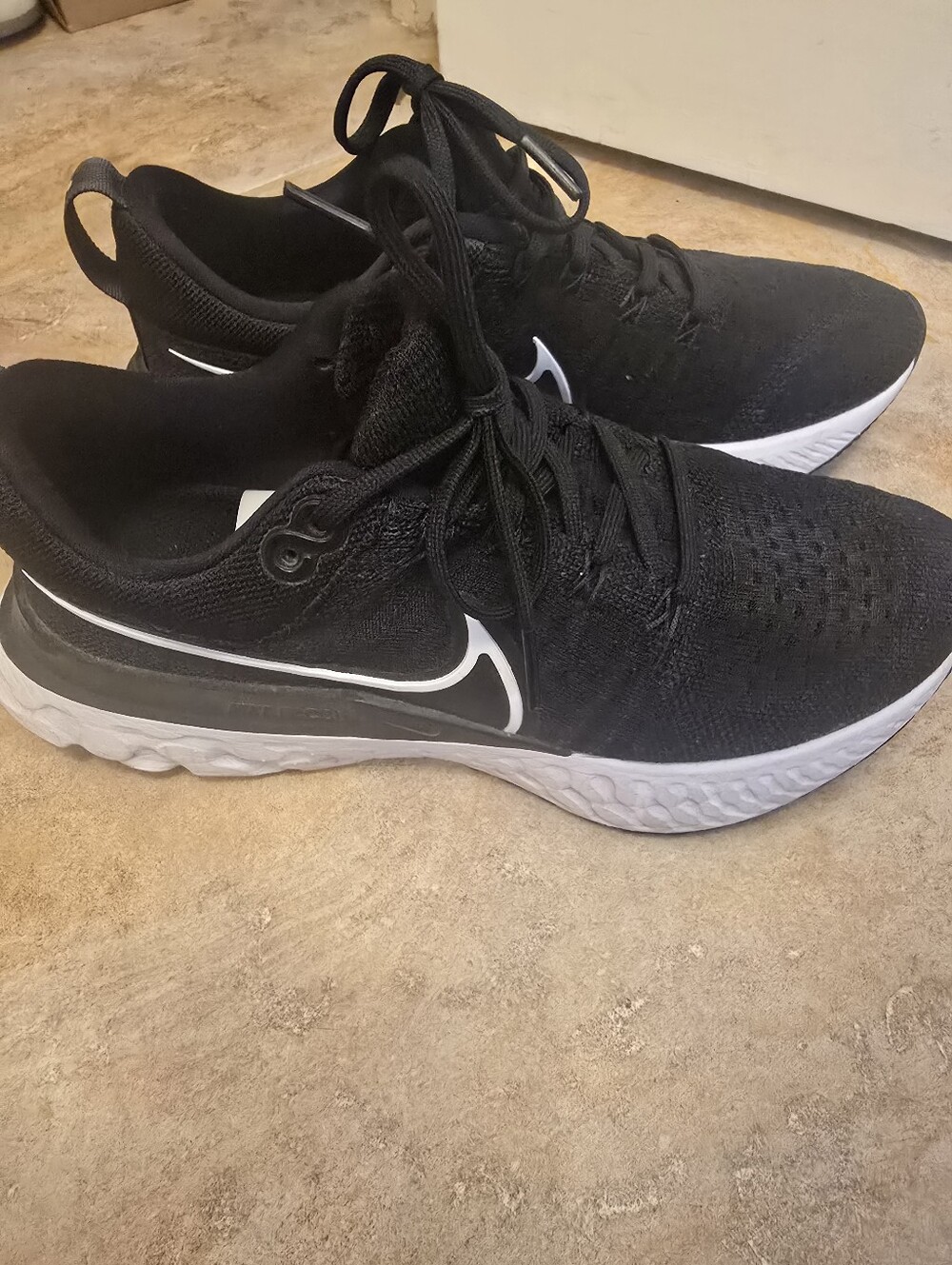 Nike Sneakers - Picture 2 of 4